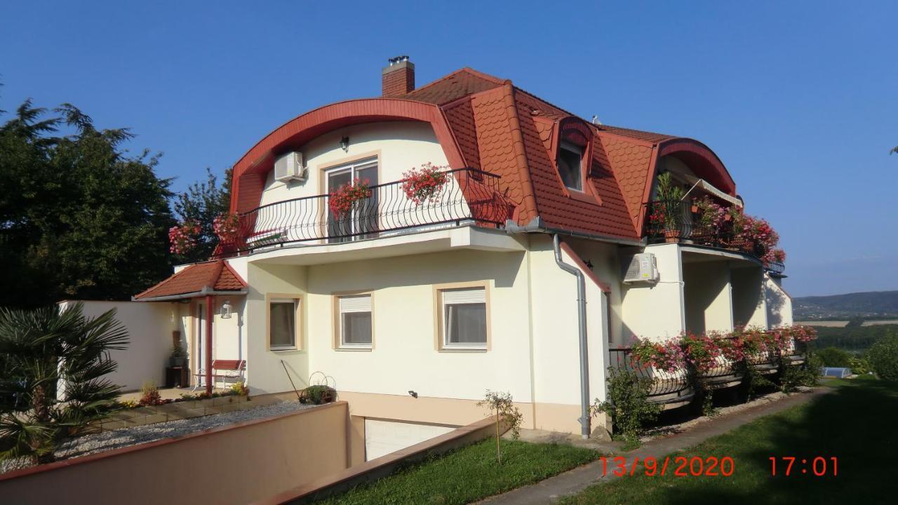 Gaestehaus Stein Nemesbuk Exterior photo