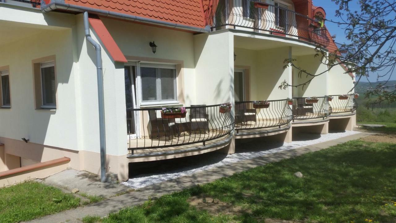 Gaestehaus Stein Nemesbuk Exterior photo