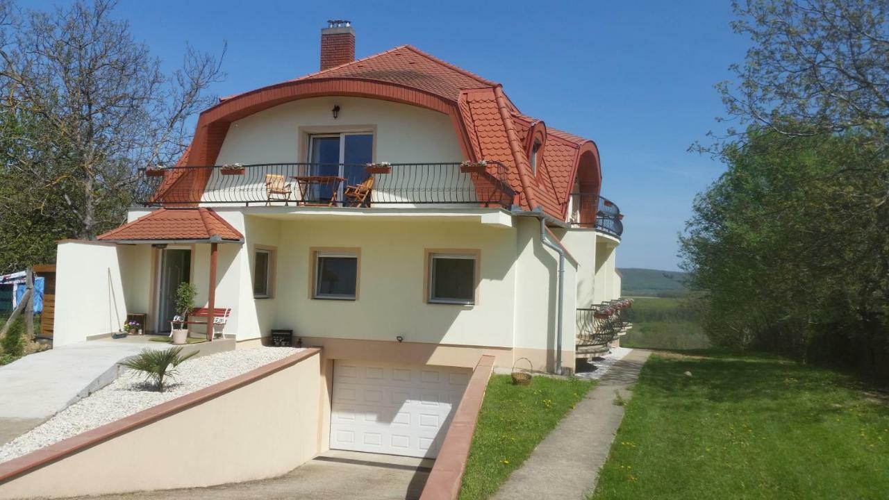 Gaestehaus Stein Nemesbuk Exterior photo