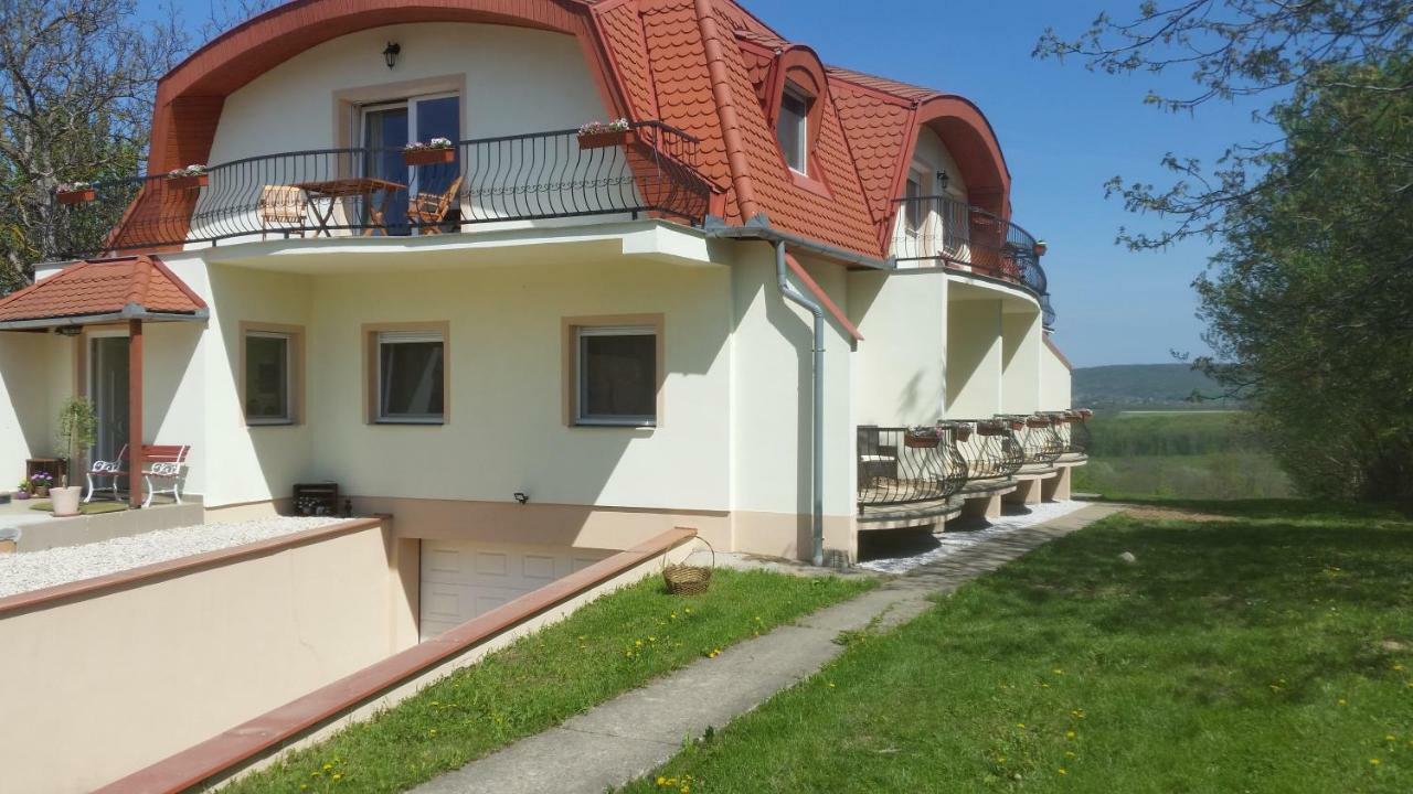 Gaestehaus Stein Nemesbuk Exterior photo