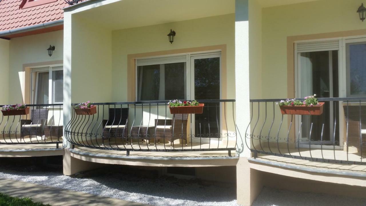 Gaestehaus Stein Nemesbuk Exterior photo