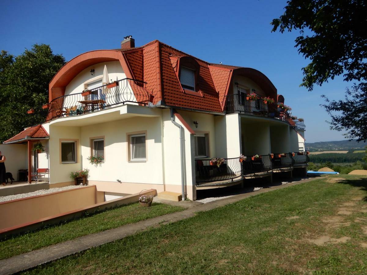 Gaestehaus Stein Nemesbuk Exterior photo